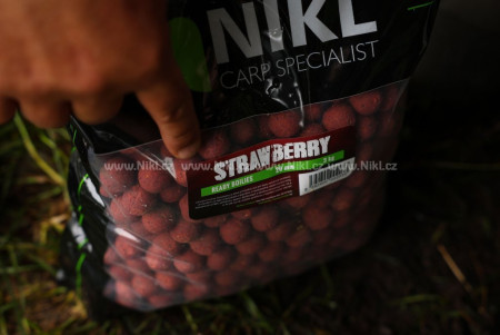 KAREL NIKL Strawberry boilies